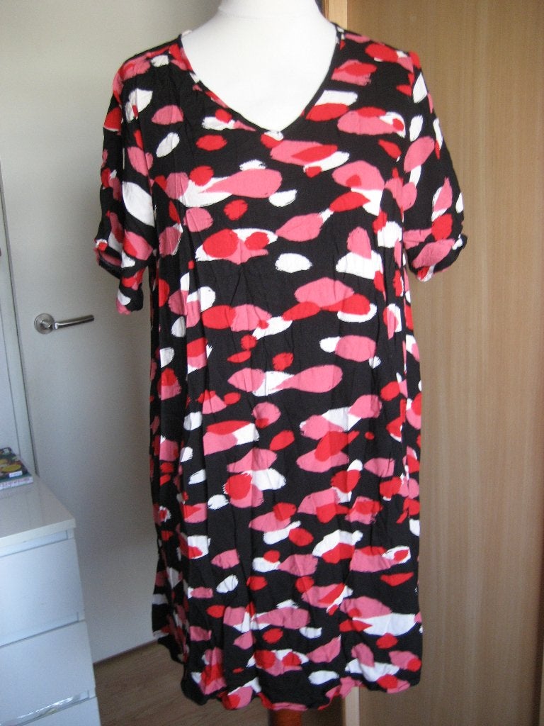 Studio tuniek 46 (M) nieuw viscose rood zwart wit, Studio., Maat 46/48 (XL) of groter, Nieuw, Ophalen of Verzenden