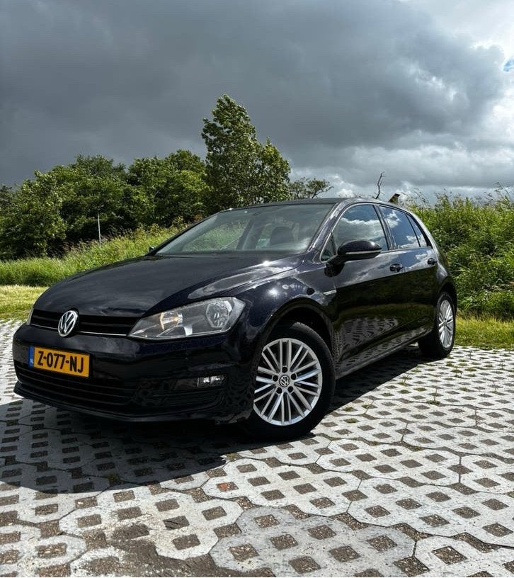 Volkswagen Golf 1.2 TSI Cup Edition |carplay|cruise|stoelv.|, Voorwielaandrijving, 86 pk, Zwart, 4 cilinders