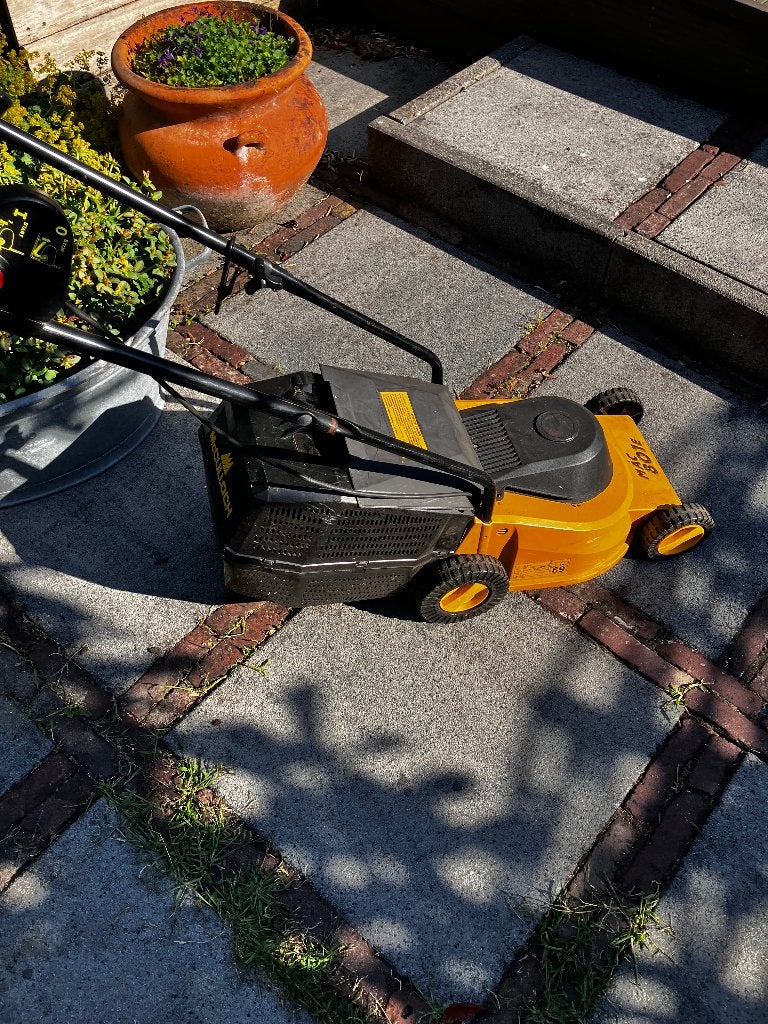 Grasmaaier, Ophalen, Cirkelmaaier, Gebruikt, Elektrische grasmaaier