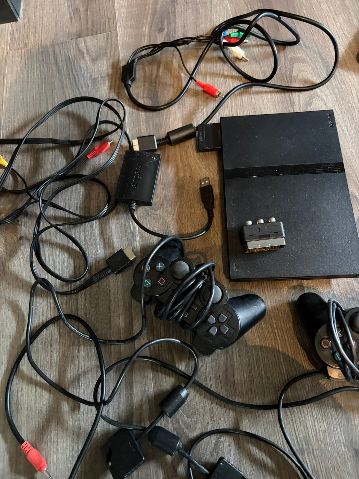 PlayStation 2 met Singstar, Spelcomputers en Games, Spelcomputers | Sony PlayStation 2, Gebruikt, Slim, Zwart, Met 2 controllers