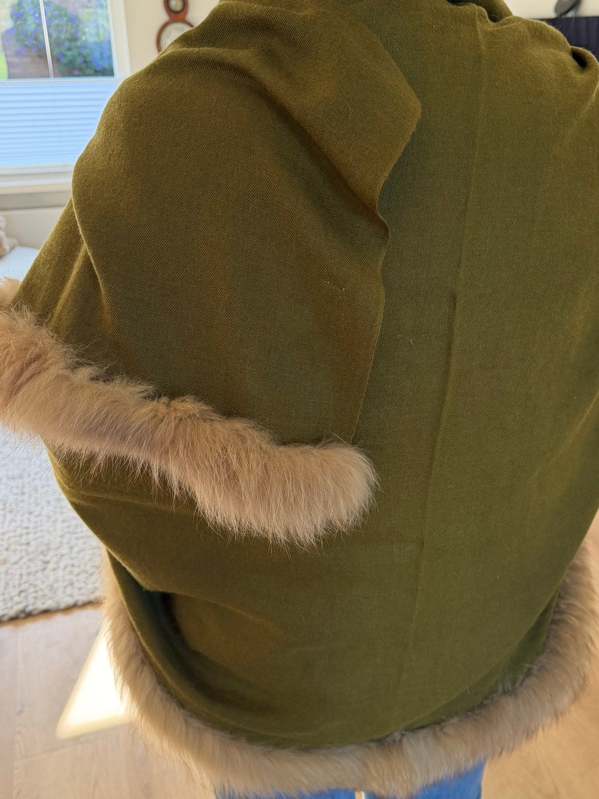 Sis & Co Pashmina Zijde Poncho met Bontrand, Verzenden, Zo goed als nieuw