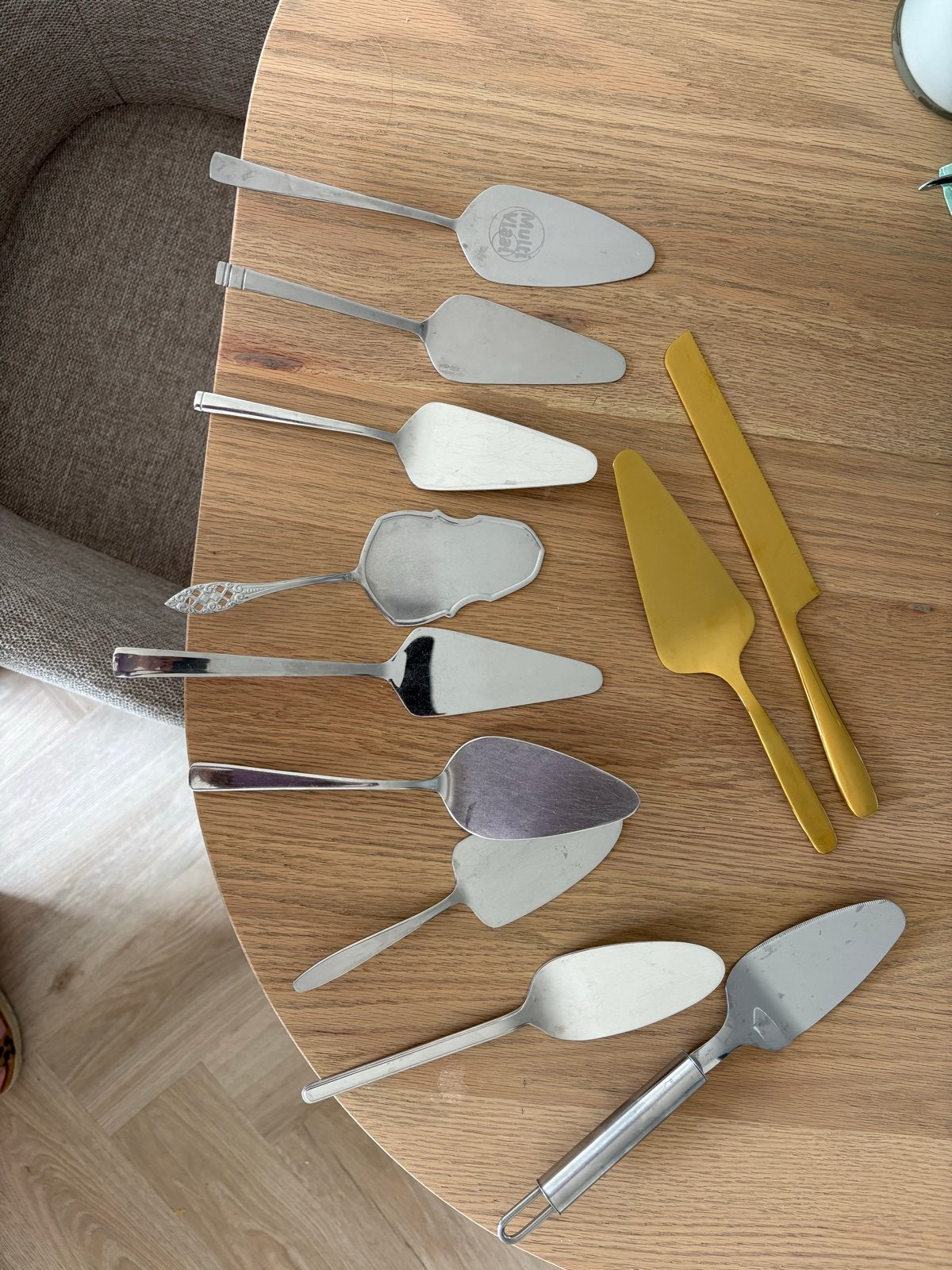 10 Taartscheppen: 9 Zilverkleurig, 1 Goudkleurig, Zilver, Ophalen of Verzenden, Metaal, Overige typen