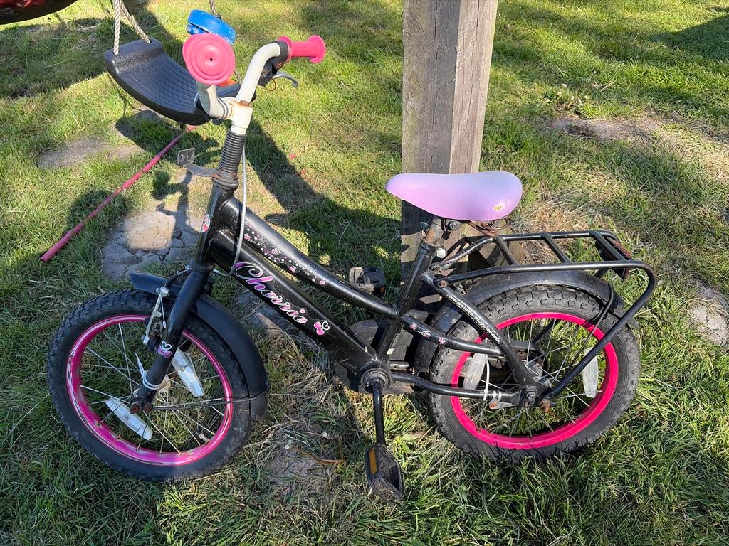 14 inch meisjesfiets - Zwart met roze accenten, Fietsen en Brommers, Fietsen | Meisjes, Ophalen, Gebruikt, Terugtraprem, 14 inch of minder
