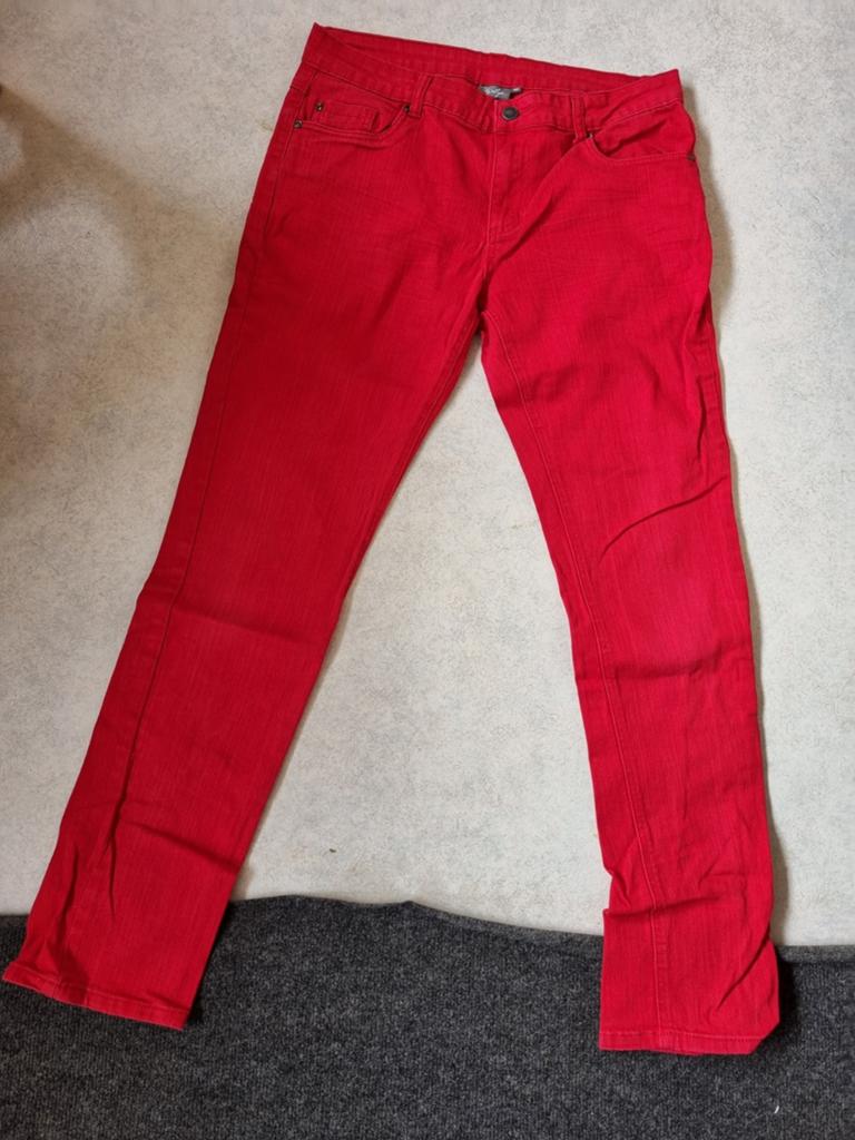 Mooie rode dames broek maat 40 l City life, Maat 38/40 (M), Ophalen of Verzenden, Zo goed als nieuw, Lang