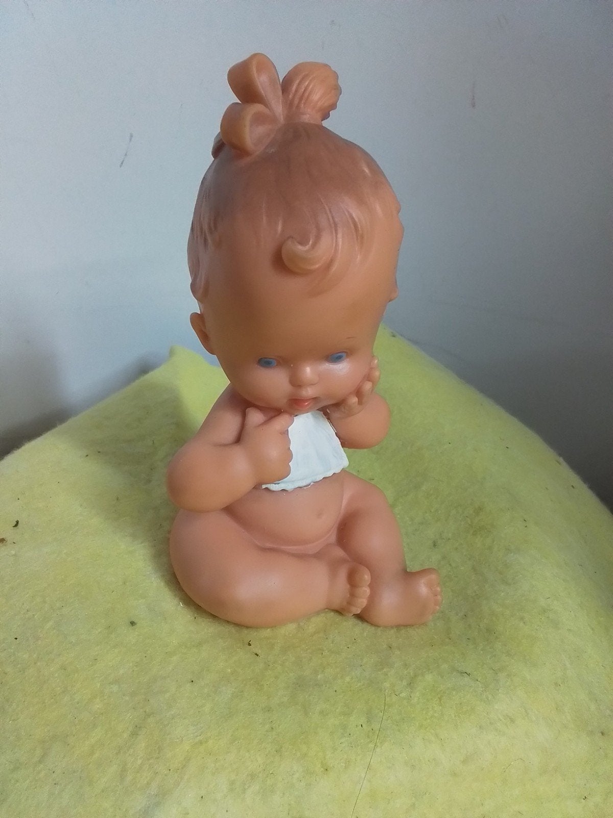 9809) Schilpad  piep poppetje   hoog 13cm, Verzamelen, Ophalen of Verzenden