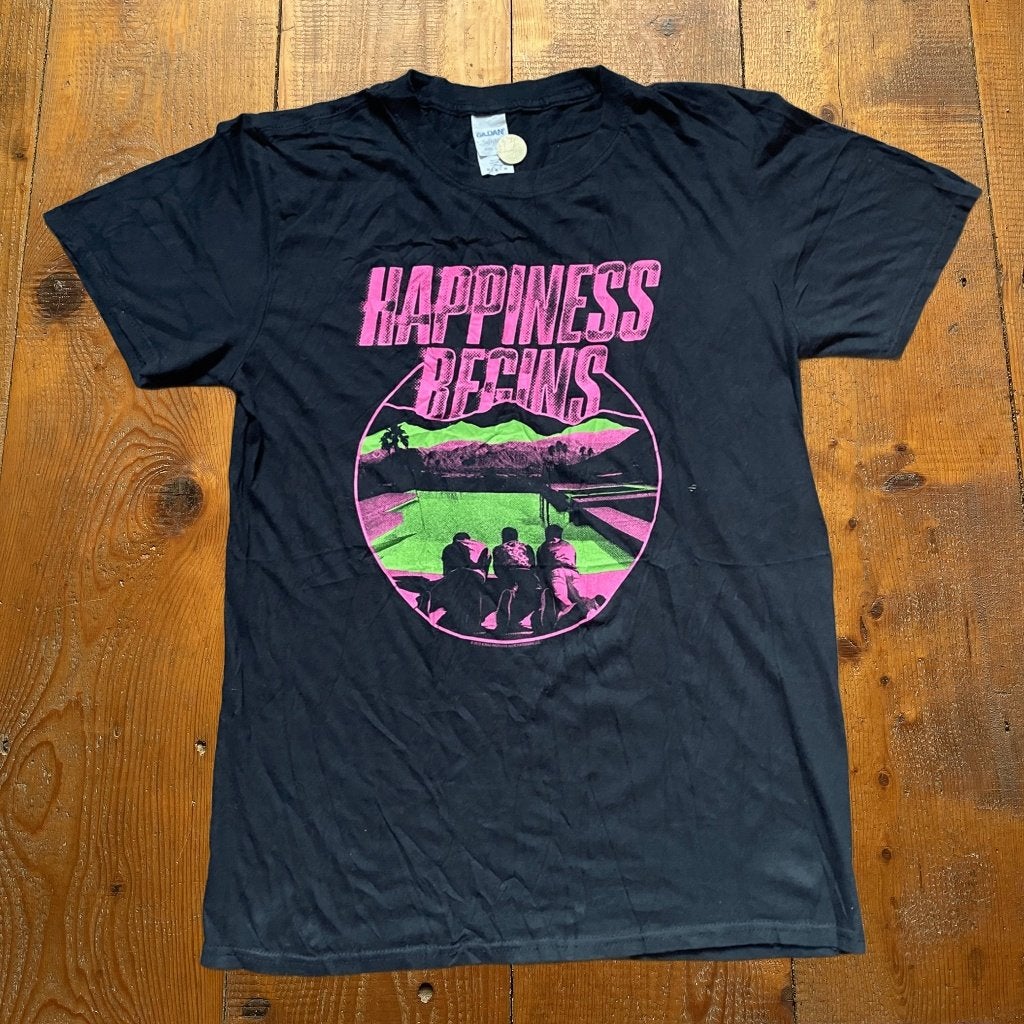 Jonas Brothers "Happiness Begins" Tour T-Shirt Maat M A-036, Zwart, 6000 Park of Commerce Blvd, Boca Raton, FL 33487, USA, Info@gildan.com