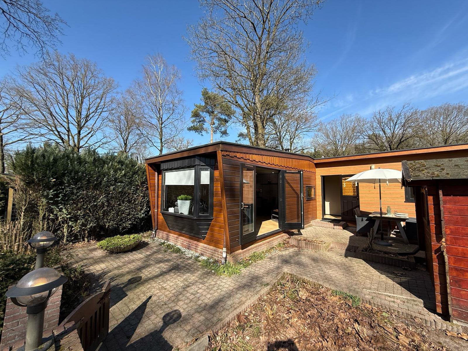 Chalet Voorthuizen met Eigen Grond - Vakantieverhuur Veluwe, 2 slaapkamers, Gelderland en Veluwe, Chalet, Bungalow of Caravan
