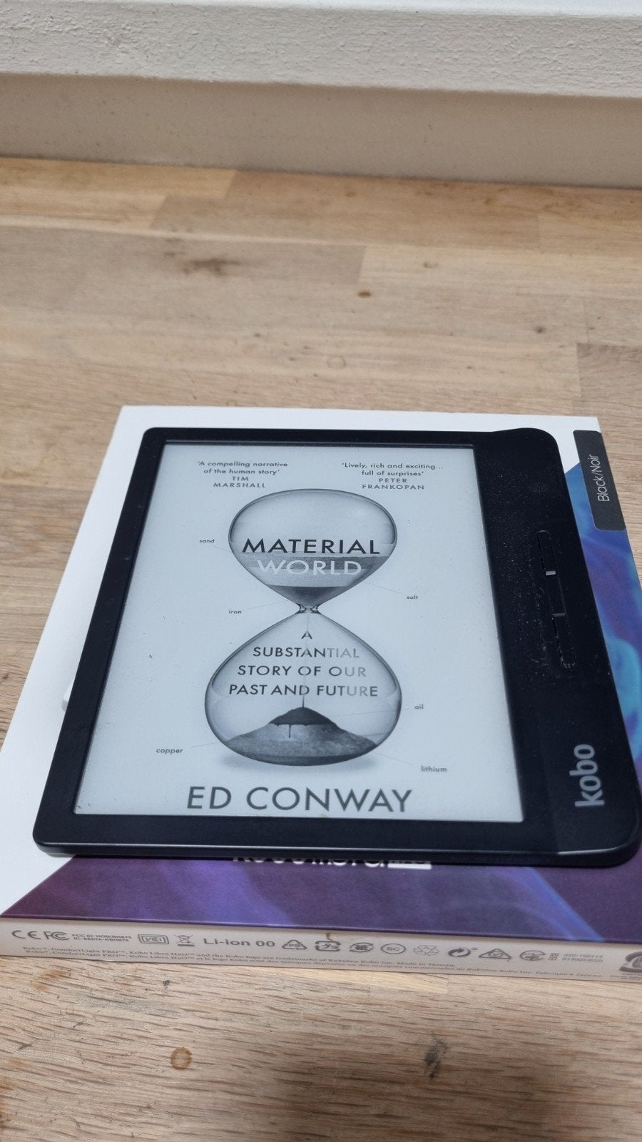 Kobo Libra H2O e-reader met vijf (!) verschillende hoesjes, 8 GB, Kobo, Ophalen of Verzenden, Zo goed als nieuw