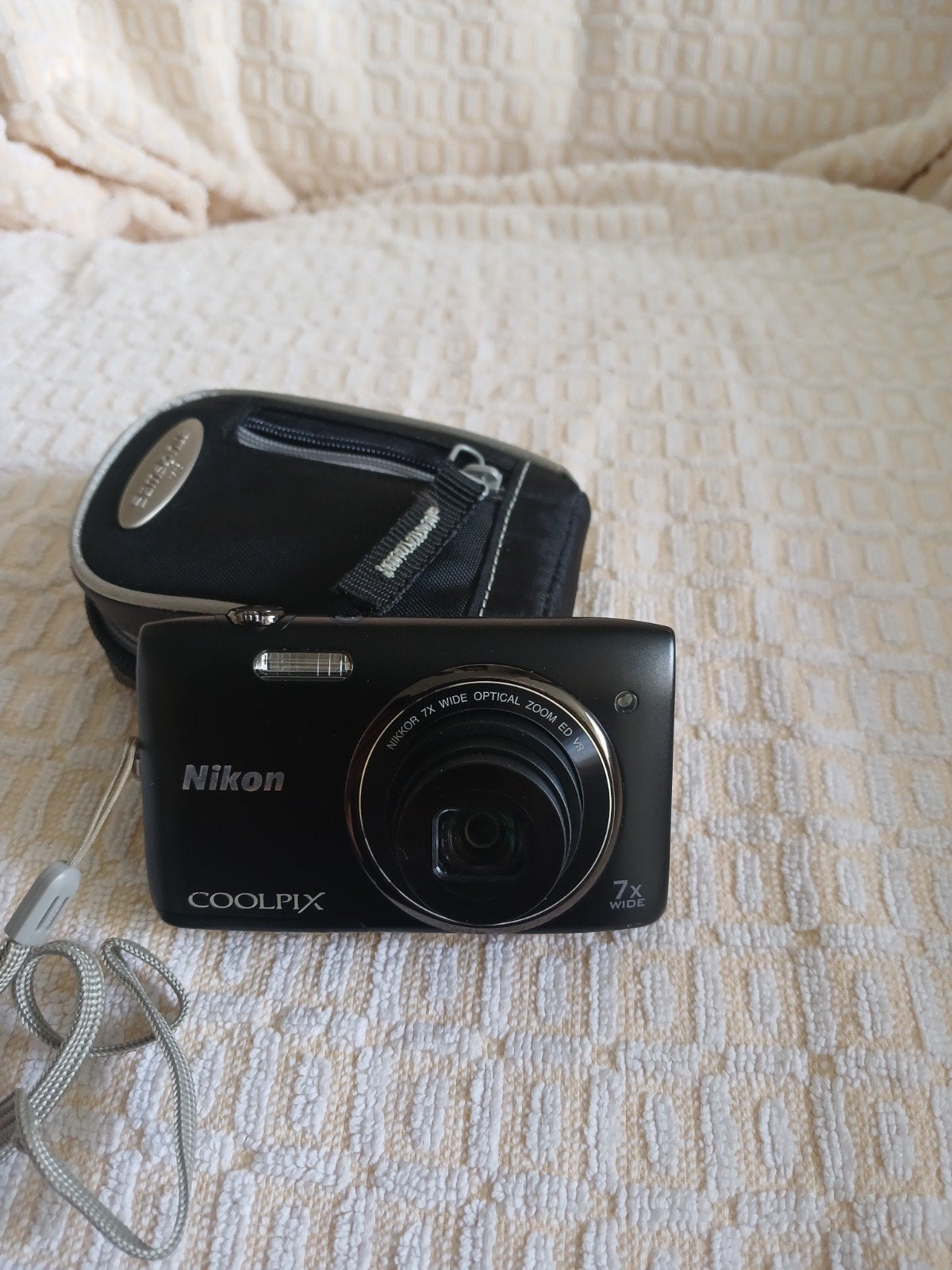 Nikon Coolpix S3500 Compactcamera met Samsonite hoesje, Ingebouwde flitser, Gebruikt, Ophalen of Verzenden, Compactcamera