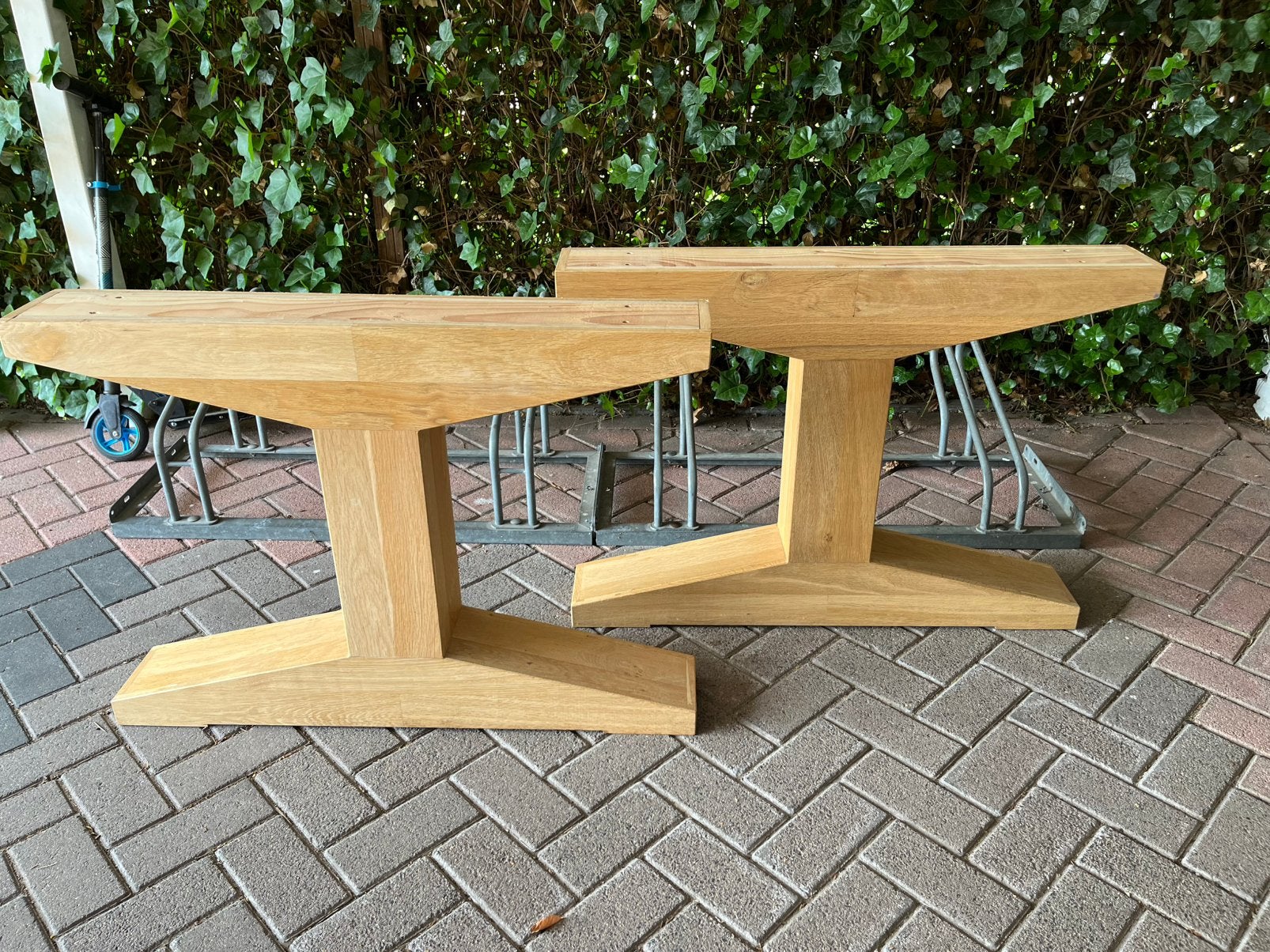 Twee robuuste eiken tafelpoten, Ophalen, Tafelpoot, 100 tot 150 cm, Eikenhout