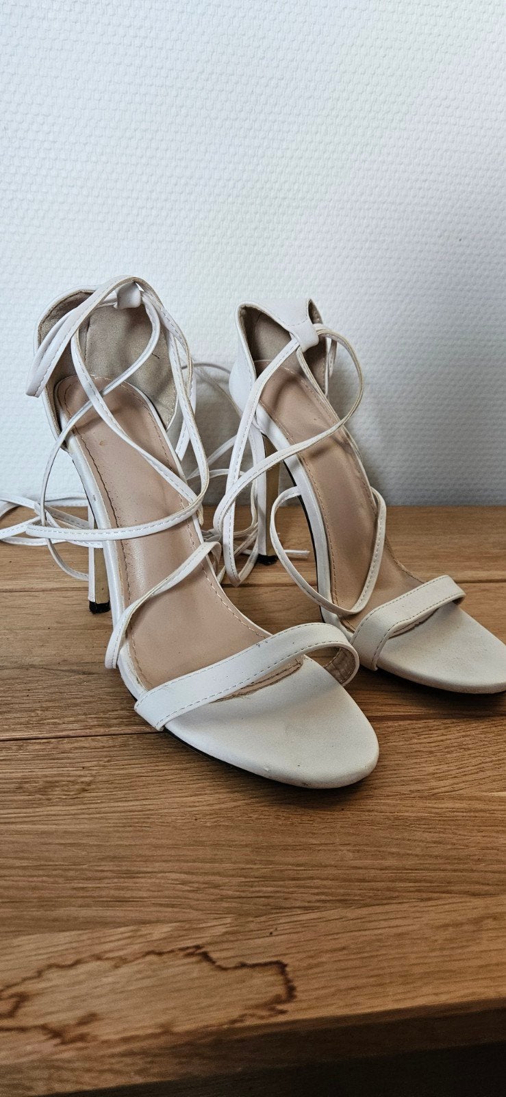 Witte pumps maat 38, Ophalen, Gedragen, Wit