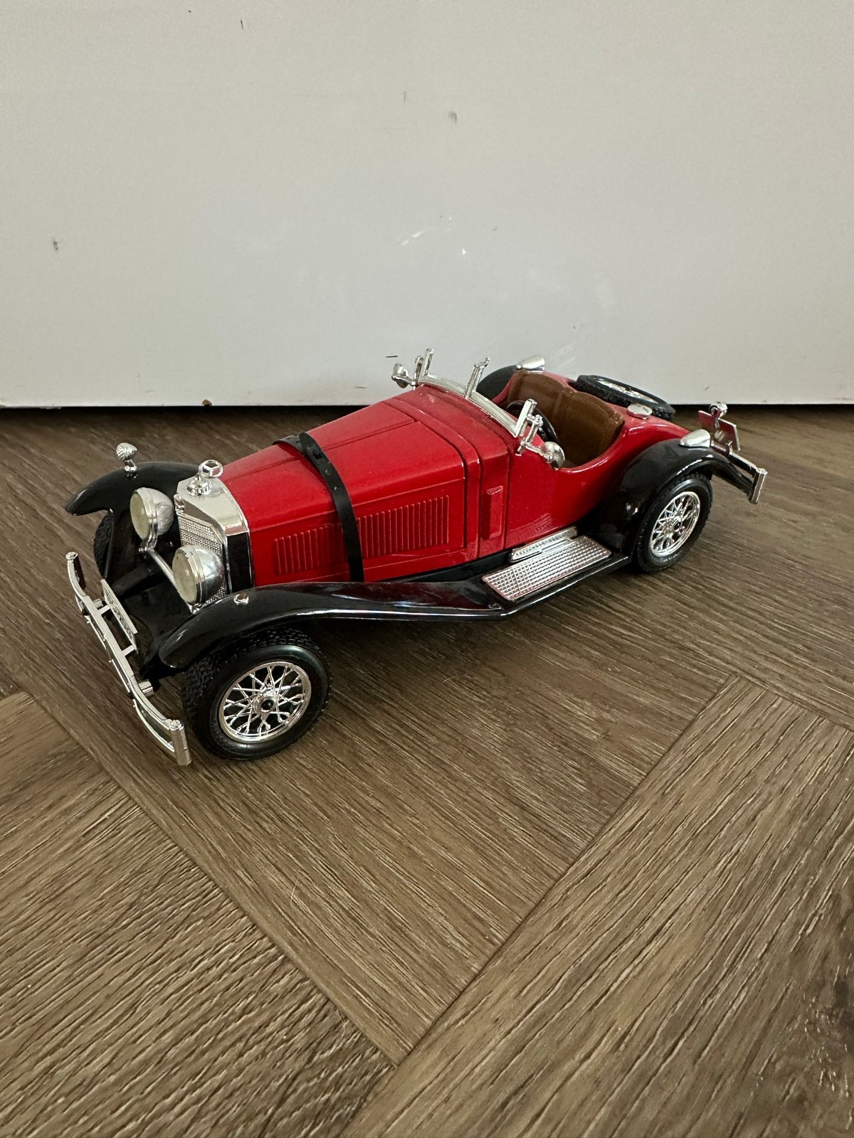 Bburago Mercedes-Benz 500K Roadster Modelauto Rood/Zwart, Ophalen of Verzenden, Zo goed als nieuw, Overige typen