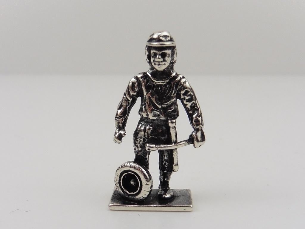 Zilveren miniatuur (banden)monteur                      Z208, Ophalen of Verzenden, Zilver