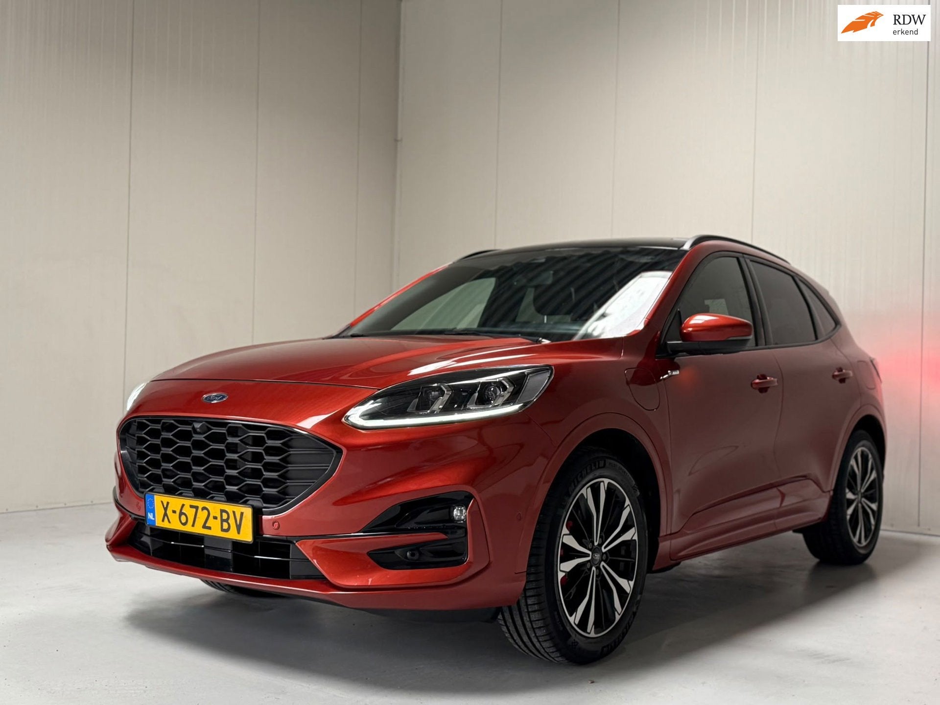 Ford Kuga 2.5 PHEV Vignale/Camera`s/Panorama/B&O/ Winter Pak, 14 kWh, Gebruikt, Euro 6, 152 pk