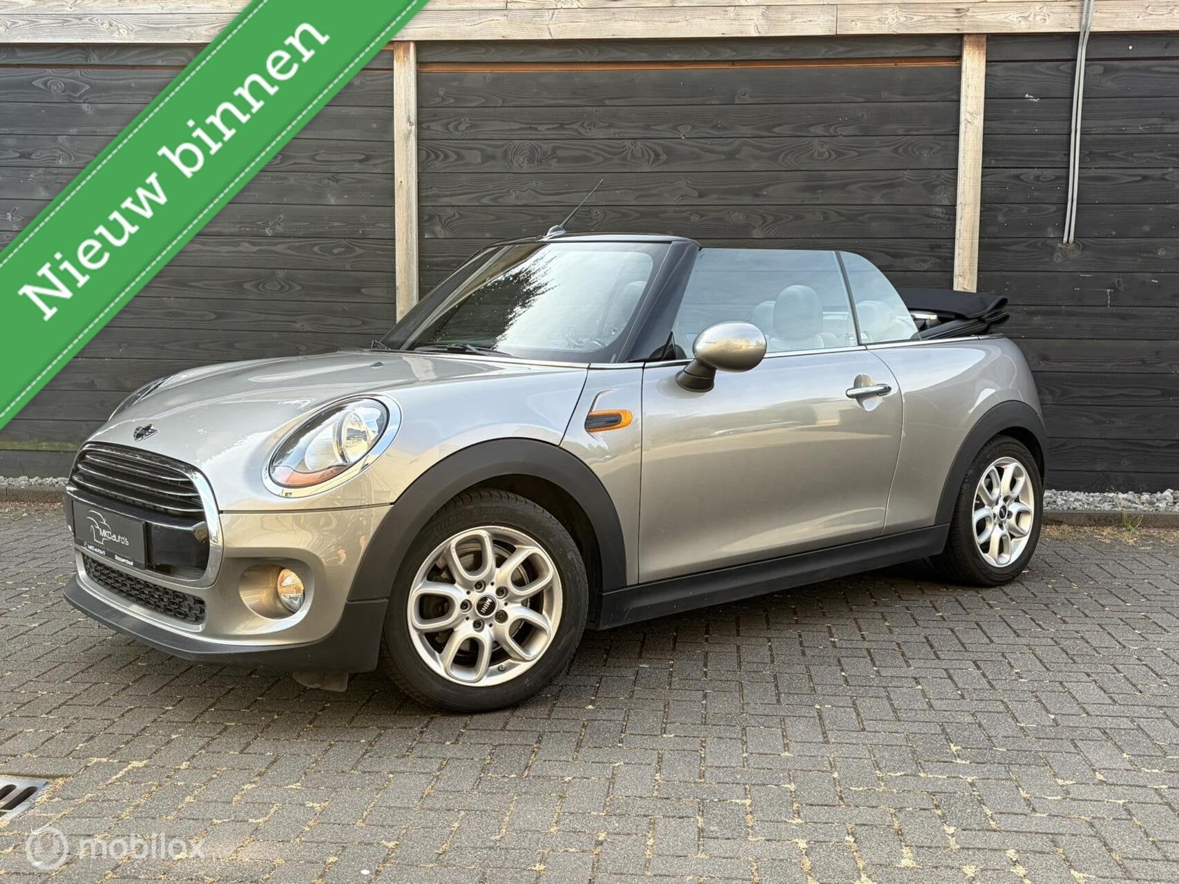Mini Cabrio 1.5 Cooper Leder/Alcantara / LM / PDC / 38.982 K, Auto's, Mini, Voorwielaandrijving, 136 pk, Gebruikt, Zwart