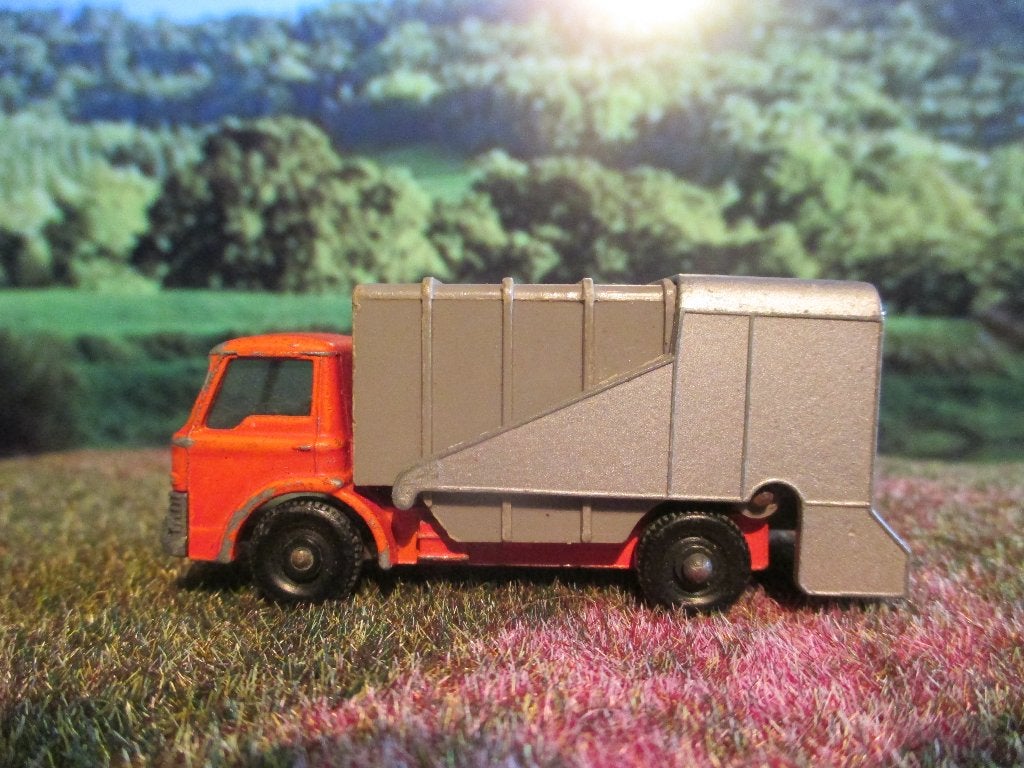 1/85 Ford D Custom Refuse Truck Lesney 7c '66 vuilniswagen 1, Ophalen of Verzenden, Gebruikt, Auto