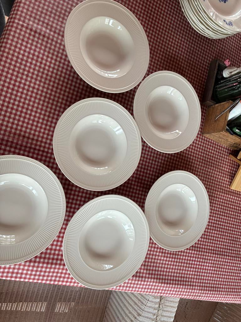 6 diepe borden Wedgwood Windsor - Onbeschadigd, Huis en Inrichting, Keuken | Servies, Ophalen of Verzenden, Zo goed als nieuw