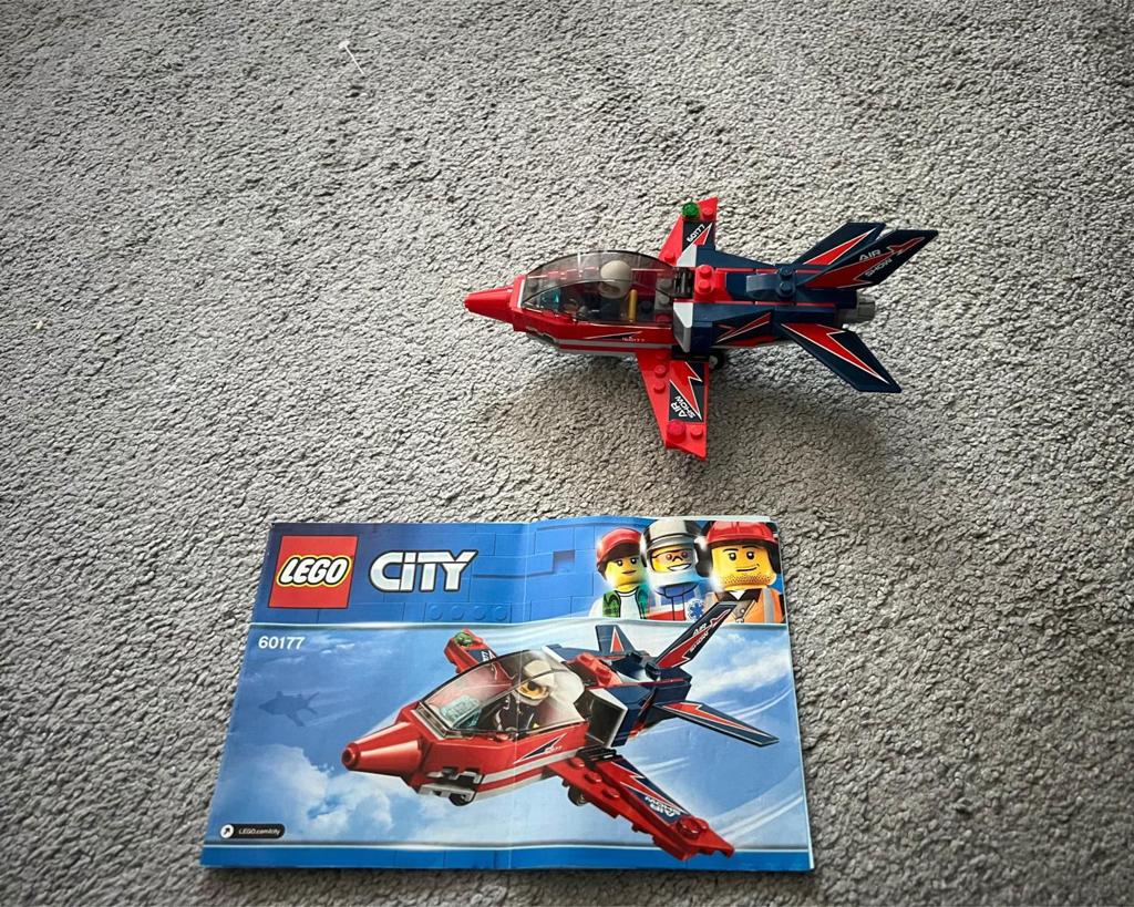 Lego city vliegtuig 60177 compleet met boekje, Kinderen en Baby's, Speelgoed | Duplo en Lego, Ophalen of Verzenden, Zo goed als nieuw