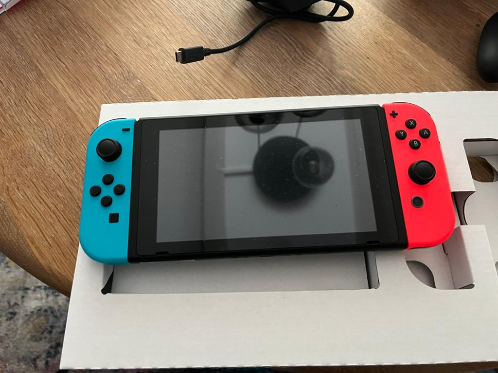 Nintendo switch Console set V2 blauw/rood, Spelcomputers en Games, Games | Nintendo Switch, Zo goed als nieuw, Racen en Vliegen