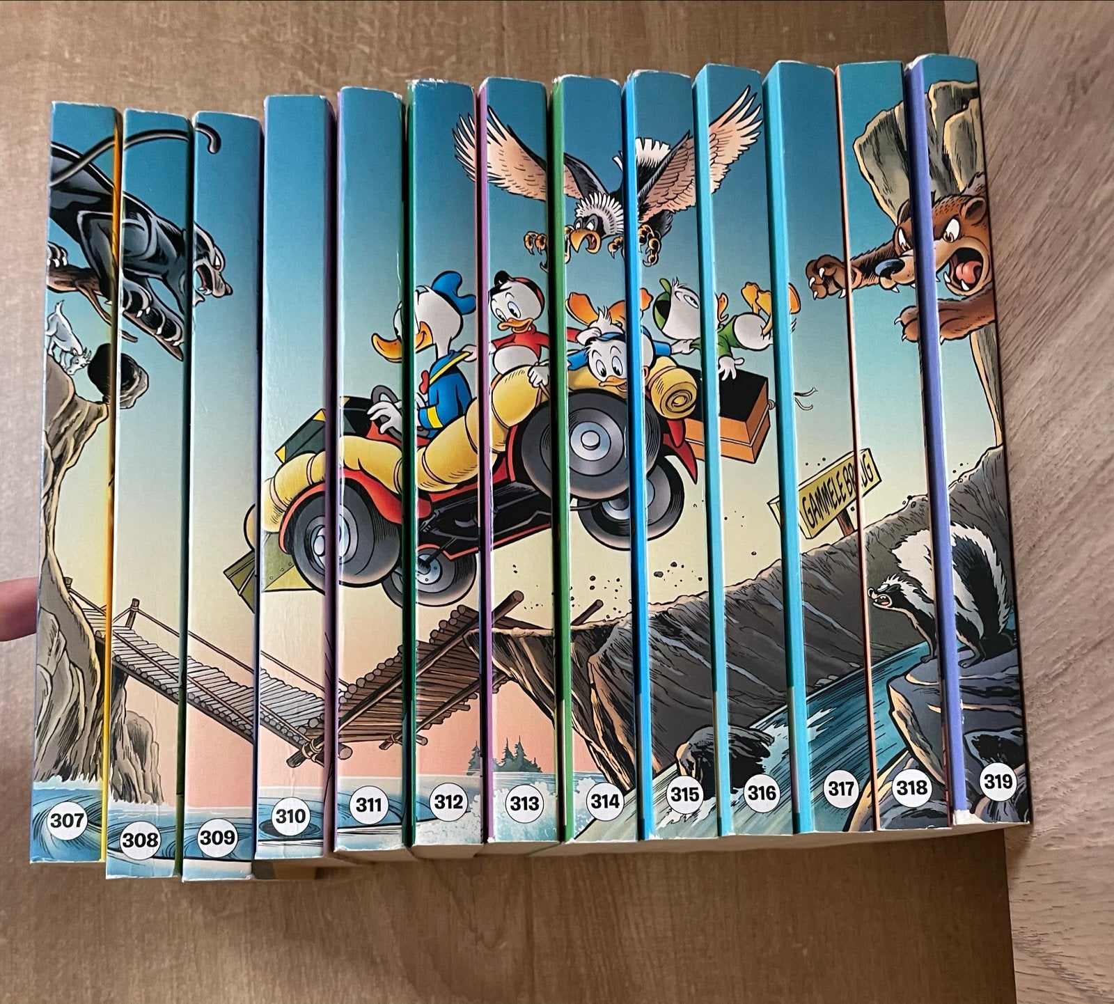Donald Duck weekblad jaargang 2021 (nummers 307-319), Boeken, Meerdere stripboeken, Ophalen, Zo goed als nieuw