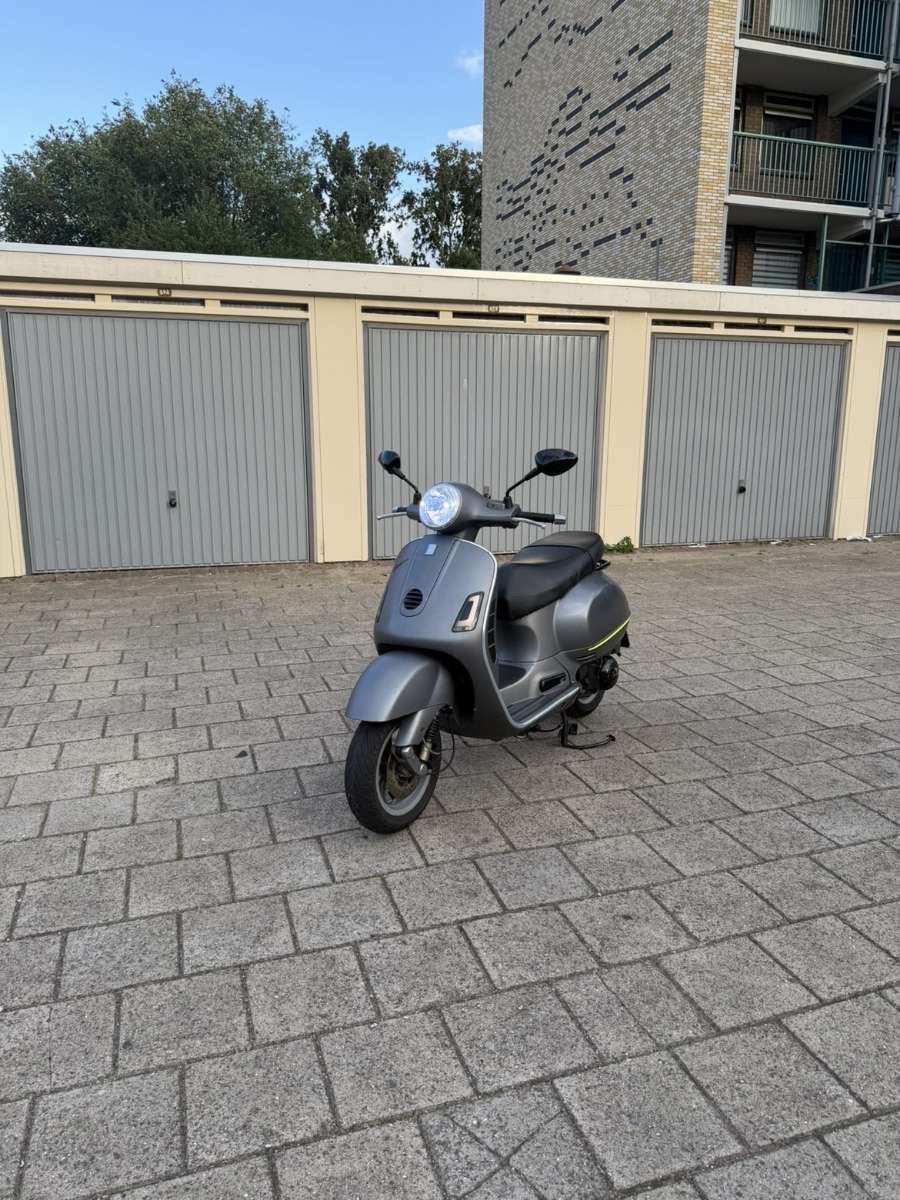 Vespa gt 200, Ophalen of Verzenden, Zo goed als nieuw, Benzine, Overige modellen