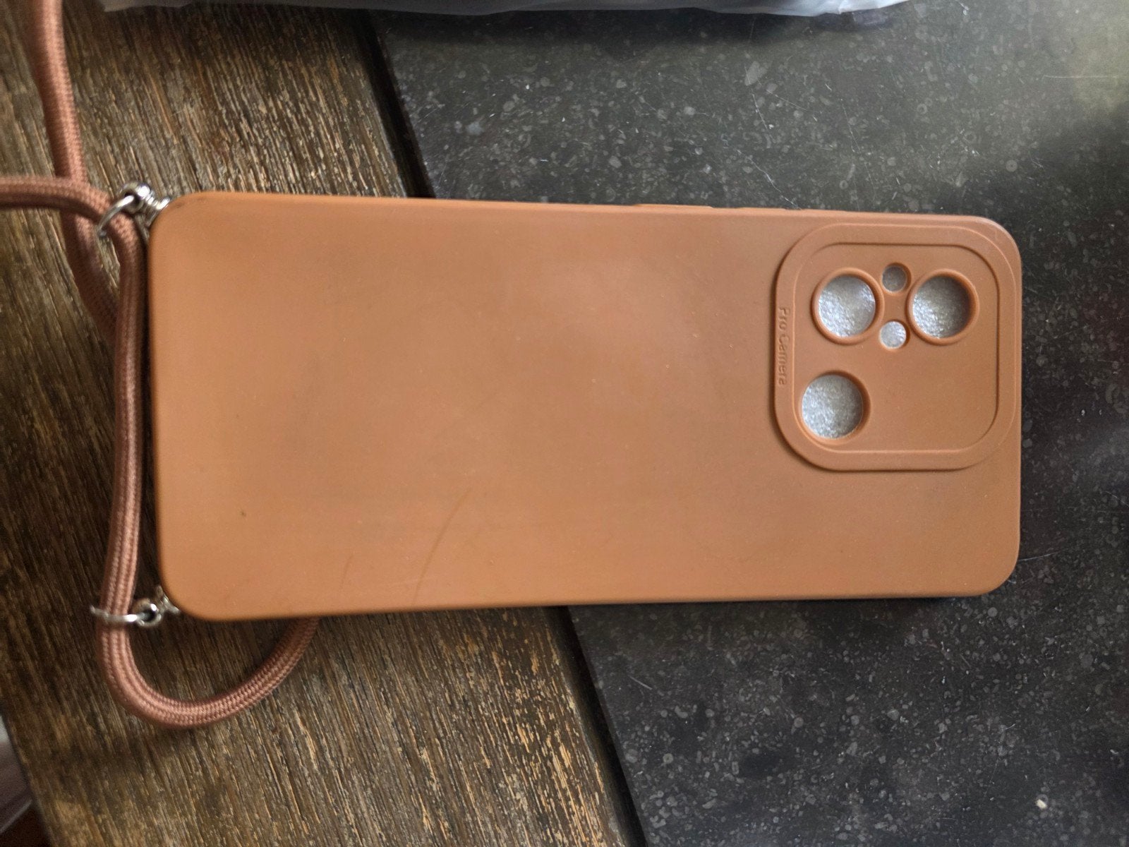 Telefoonhoesje met koord - Bruin, Ophalen of Verzenden, Nieuw, Bescherming, Universeel