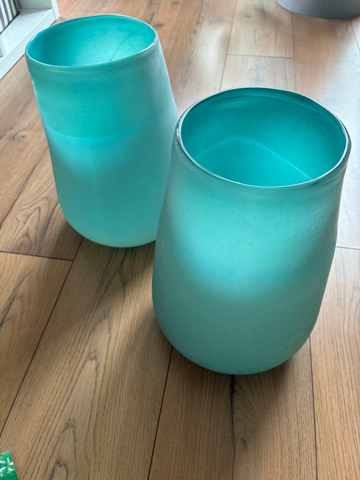 2 turquoise glazen vazen, Ophalen, 32 cm, Blauw, Glas