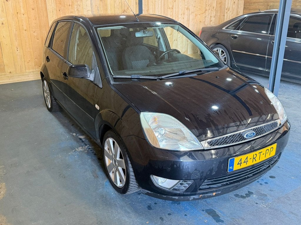 Ford Fiesta 1.3 Futura 2005 Zwart 5-Deurs Airco, Auto's, Ford, 1299 cc, Zwart, Origineel Nederlands, Bedrijf