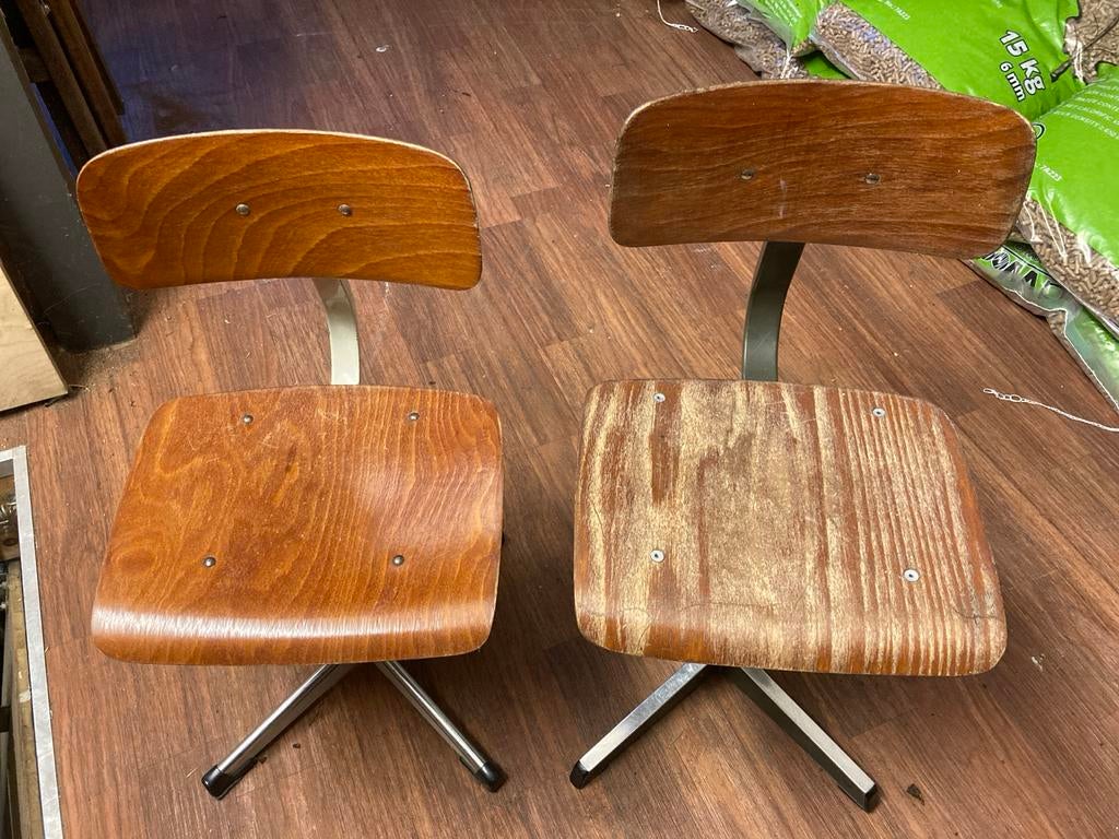 2 Vintage Schoolstoeltjes - Ideaal voor Speelhoek, Ophalen of Verzenden