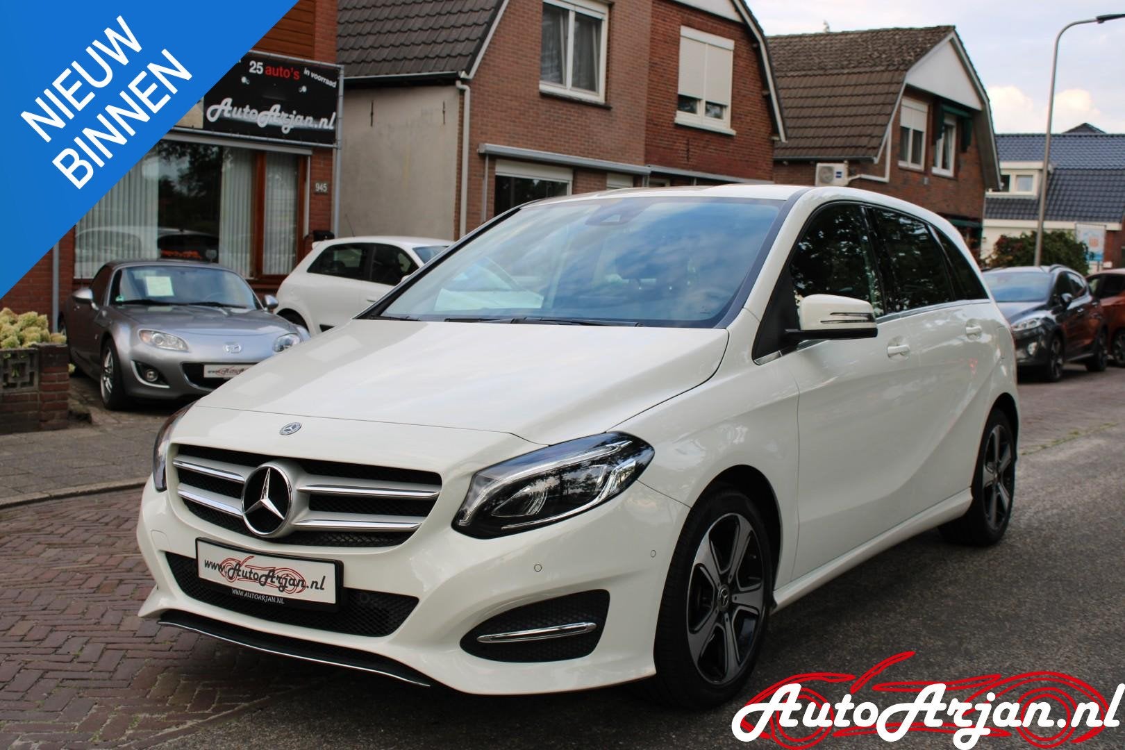 Mercedes-Benz B-klasse 180 Blue Efficiency Ambition LED, Nav, Auto's, Voorwielaandrijving, Dealer onderhouden, Stof, Gebruikt
