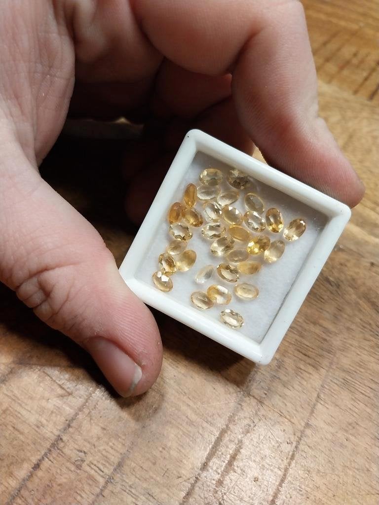 Ovaal geslepen citrien 6x4mm edelsmid, Ophalen of Verzenden
