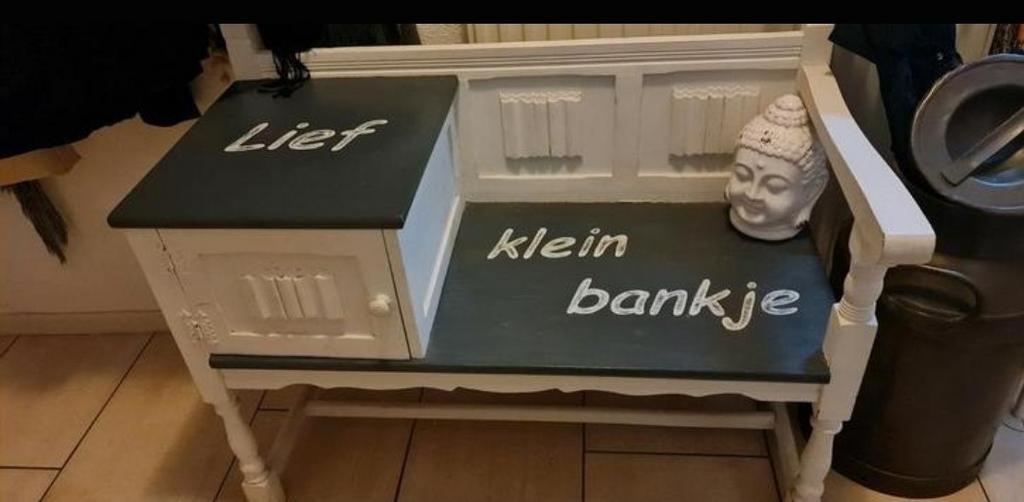 Brocant telefoonbankje, Ophalen