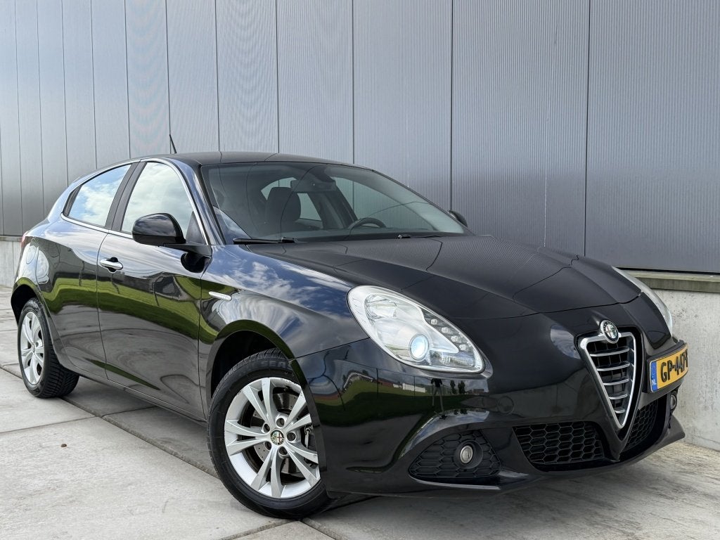 Alfa Romeo Giulietta 1.4 Turbo 170PK / 2011 / Airco / NW APK, Auto's, Euro 5, Stof, Gebruikt, 4 cilinders