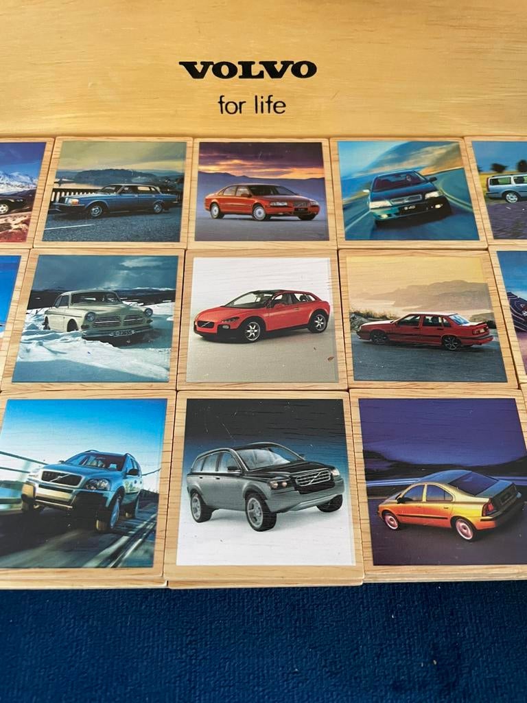 Memory spel | 75 jaar Volvo in luxe houten kist | 2002, Ophalen of Verzenden, Zo goed als nieuw, Auto's