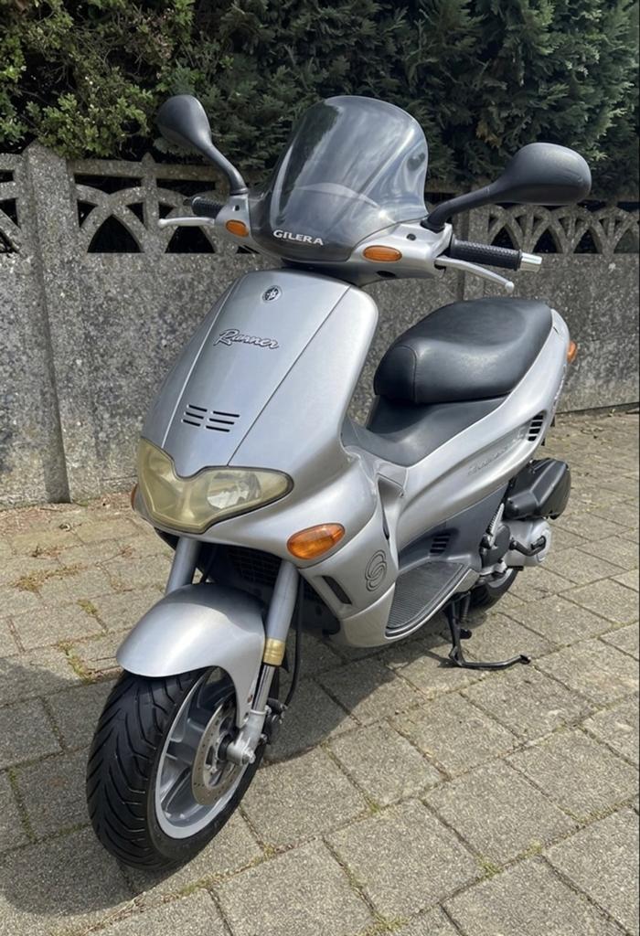 Gilera Runner, Fietsen en Brommers, Scooters | Piaggio, Ophalen, Zo goed als nieuw, Benzine, Zip