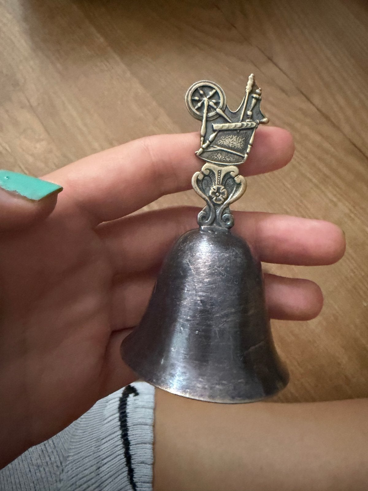 Vintage bel met spinnewiel en tekst 'Met Beste Wensen', Antiek en Kunst, Ophalen of Verzenden