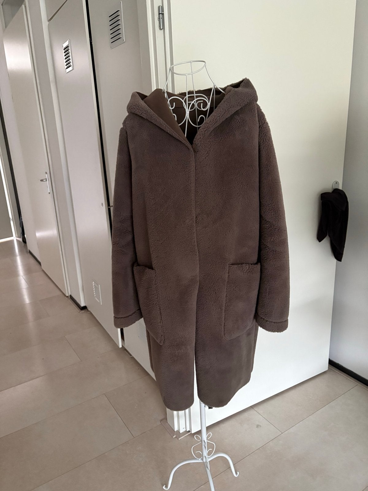 Bruine zara teddy jas met capuchon - Maat S valt als M, Kleding | Dames, Ophalen of Verzenden, Zo goed als nieuw, Maat 38/40 (M)