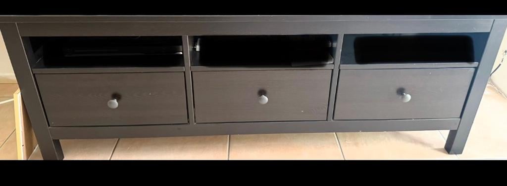 Donkerbruine/zwarte TV-meubel en vitrinekast, Ophalen, Gebruikt, 100 tot 150 cm, 150 tot 200 cm