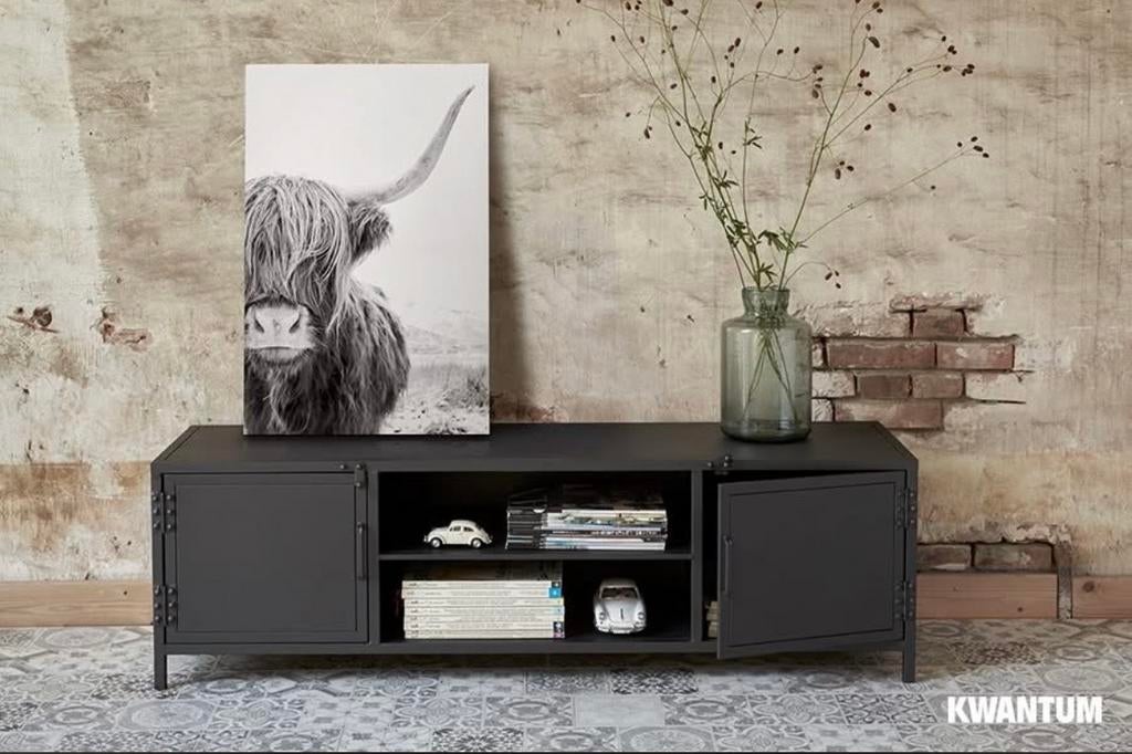Kwantum tv-meubel / kast – industrieel zwart – 210 cm, Gebruikt, Ophalen of Verzenden, 200 cm of meer, Minder dan 100 cm