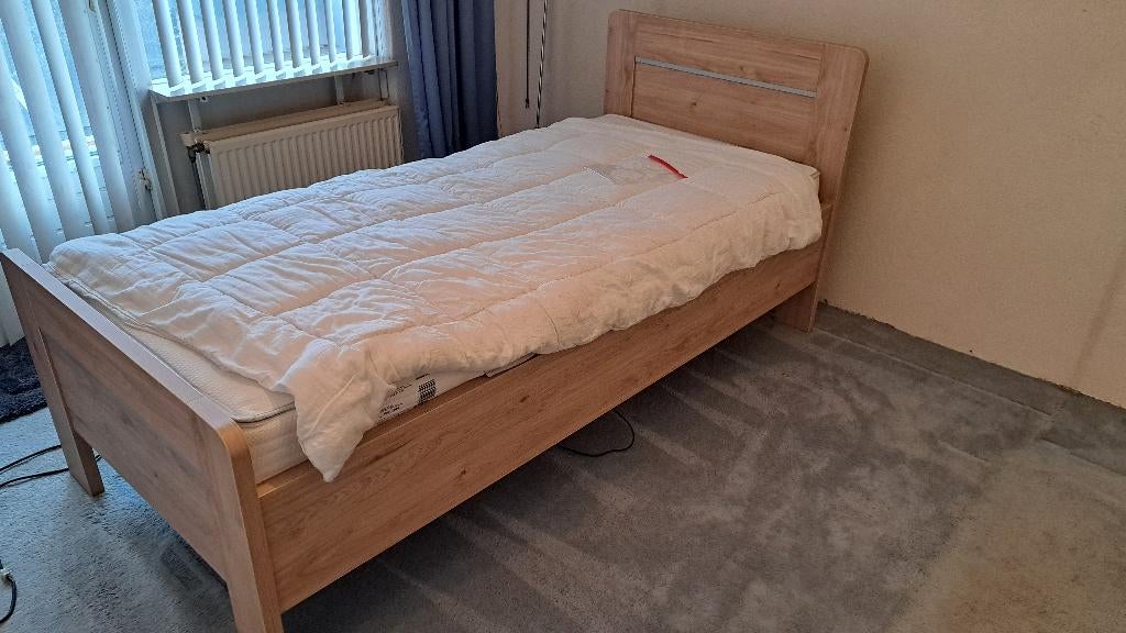 seniorenbed, Huis en Inrichting, Slaapkamer | Bedden, Ophalen, 210 cm, Zo goed als nieuw, Hout