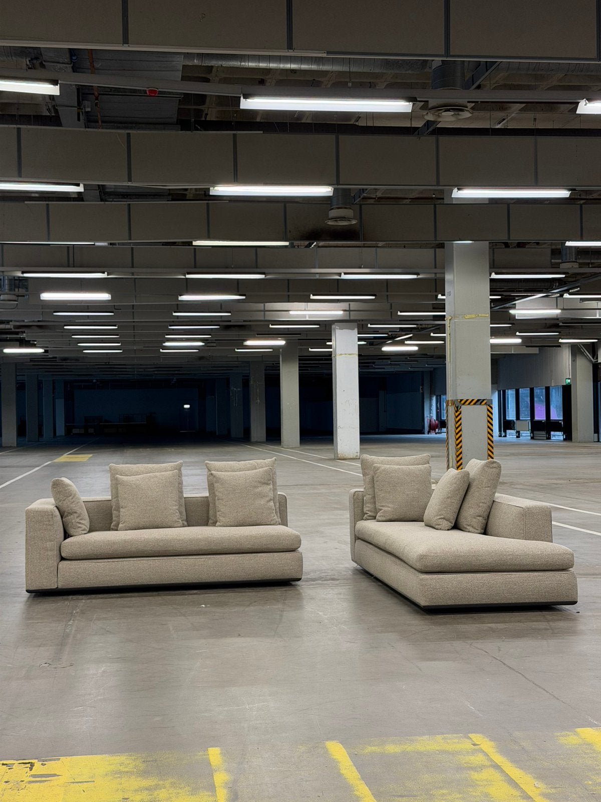 Minotti Powell Hoekbank | Beige | NIEUWSTAAT + Garantie, Overige materialen, Hoekbank, 300 cm of meer, Ophalen of Verzenden