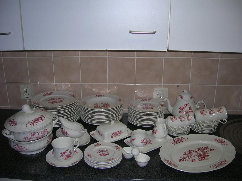 Vieux Bruxelles rood Villeroy & Boch diverse serviesdelen, Antiek en Kunst, Antiek | Servies los, Ophalen of Verzenden
