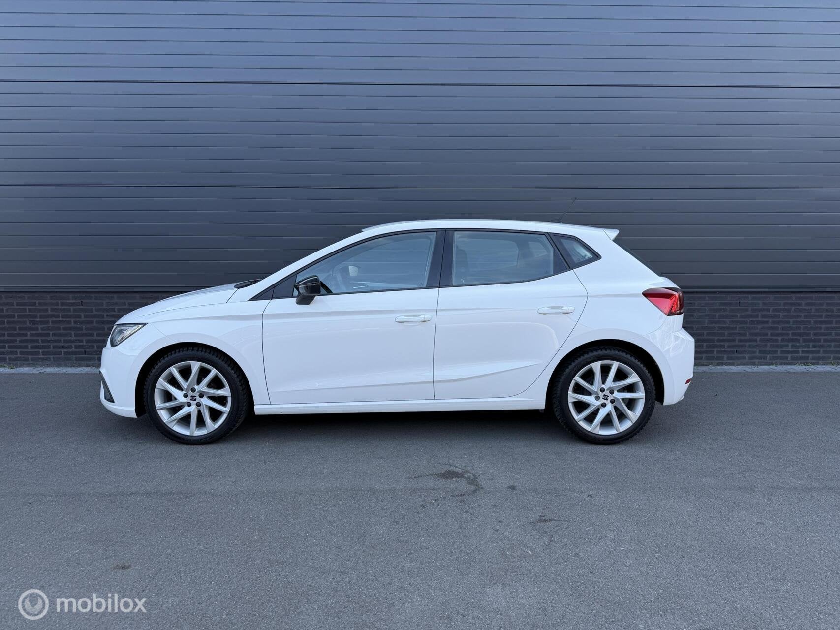 Seat Ibiza 1.0 EcoTSI FR Business Connect TOPSTAAT! 49.000KM, Voorwielaandrijving, Gebruikt, Huisgarantie, 95 pk