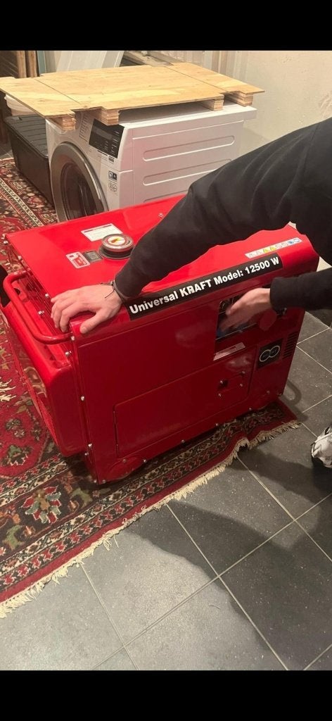 Aggregaat Universal Kraft 12,5KVA voor reparatie/onderdelen, Ophalen, Gebruikt