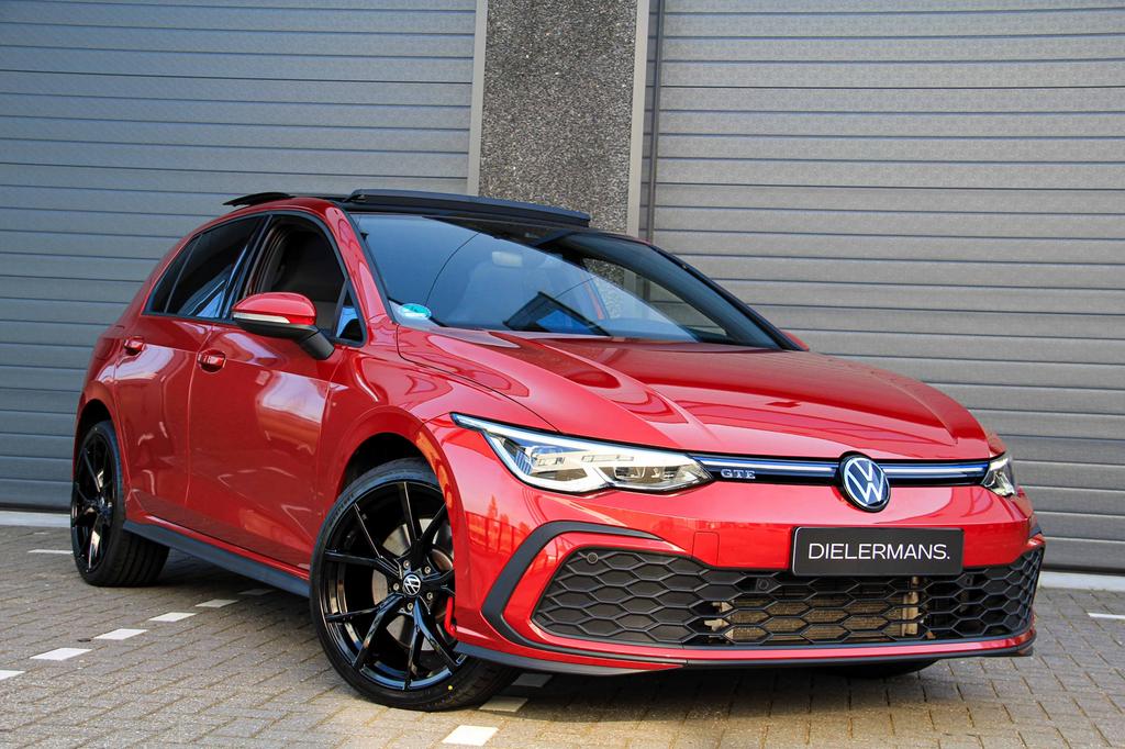 Volkswagen Golf GTE | 2022 | Pano | Black Style | Kings Red, Auto's, Volkswagen, Bedrijf, Te koop, Golf, ABS, Achteruitrijcamera