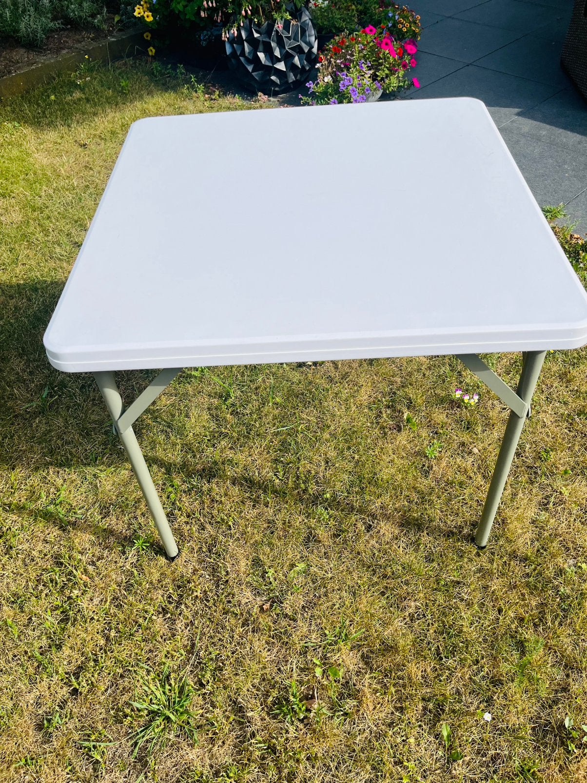 Inklapbare campingtafel - wit - 85 x 85 x 74 (lbh), Ophalen, Zo goed als nieuw, Campingtafel