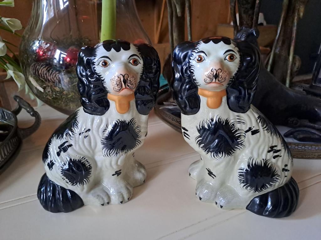Hoerenhondjes of kasthondjes porselein, Ophalen of Verzenden, Zo goed als nieuw