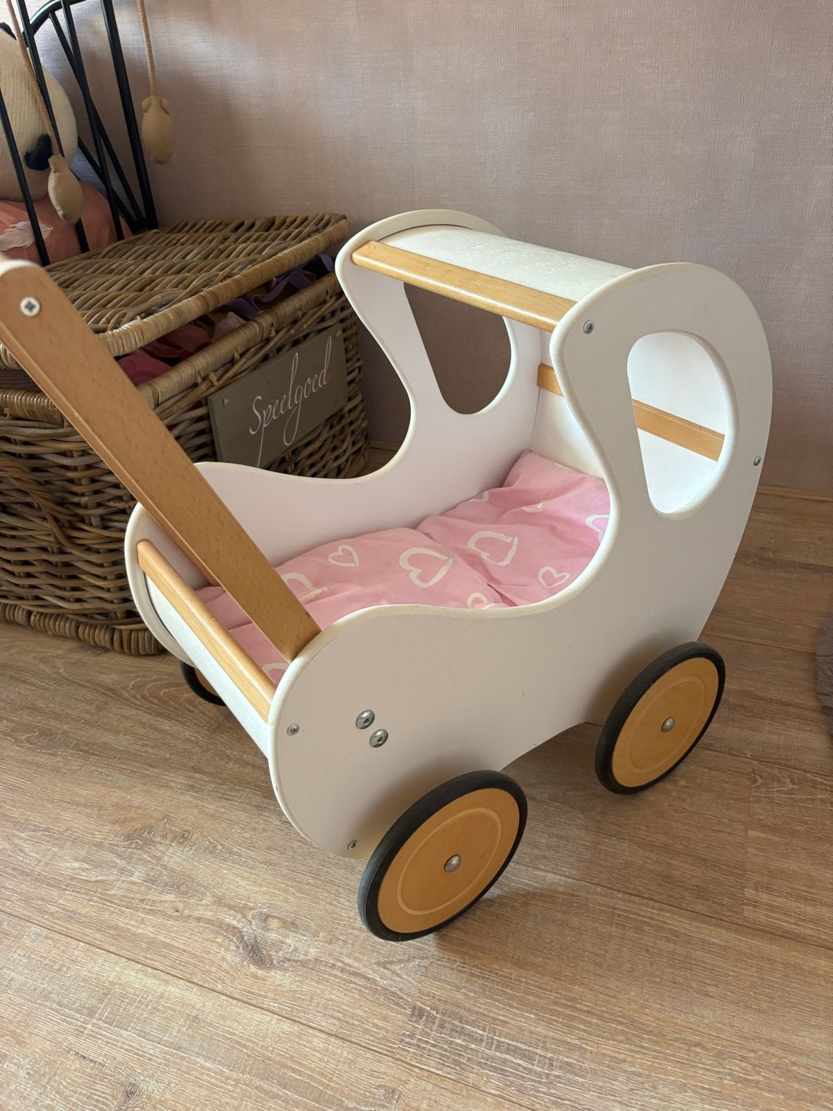 Houten poppenwagen met dekentje, Ophalen, Zo goed als nieuw, Overige typen