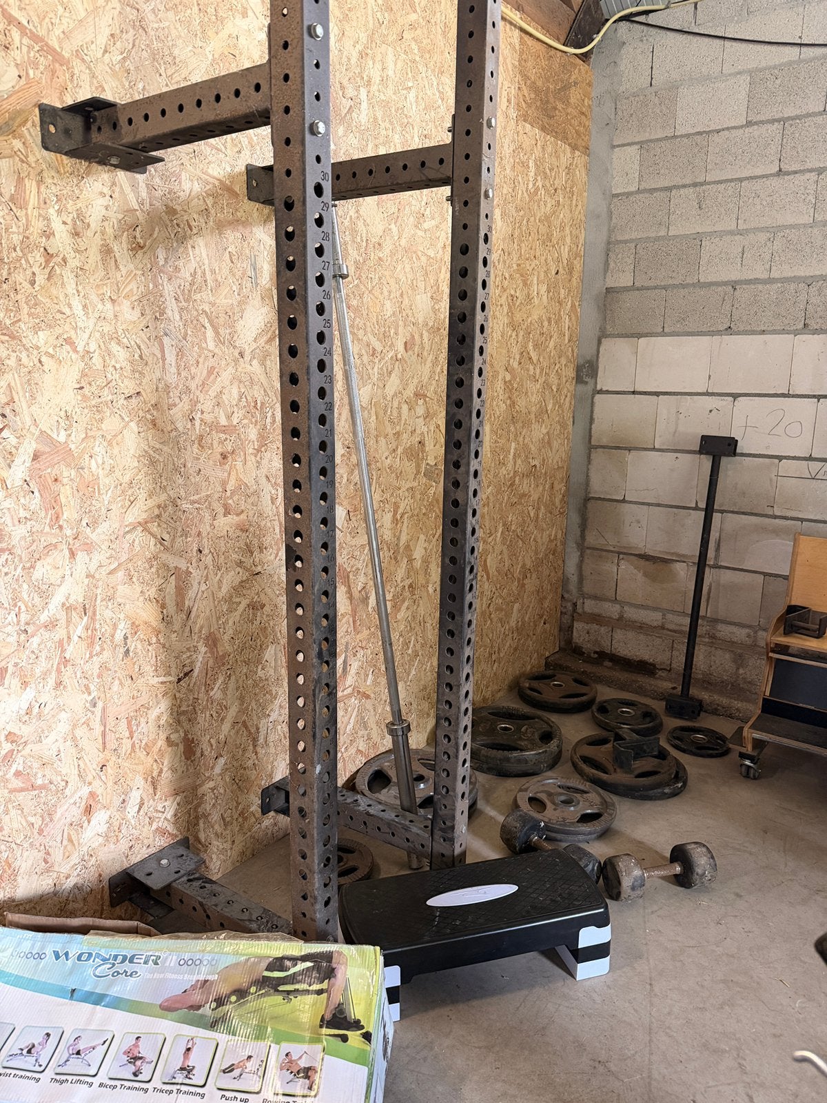 Squatrek met barbellstang en gewichten van Lifemaxx, Sport en Fitness, Ophalen, Gebruikt, Overige materialen, Krachtstation