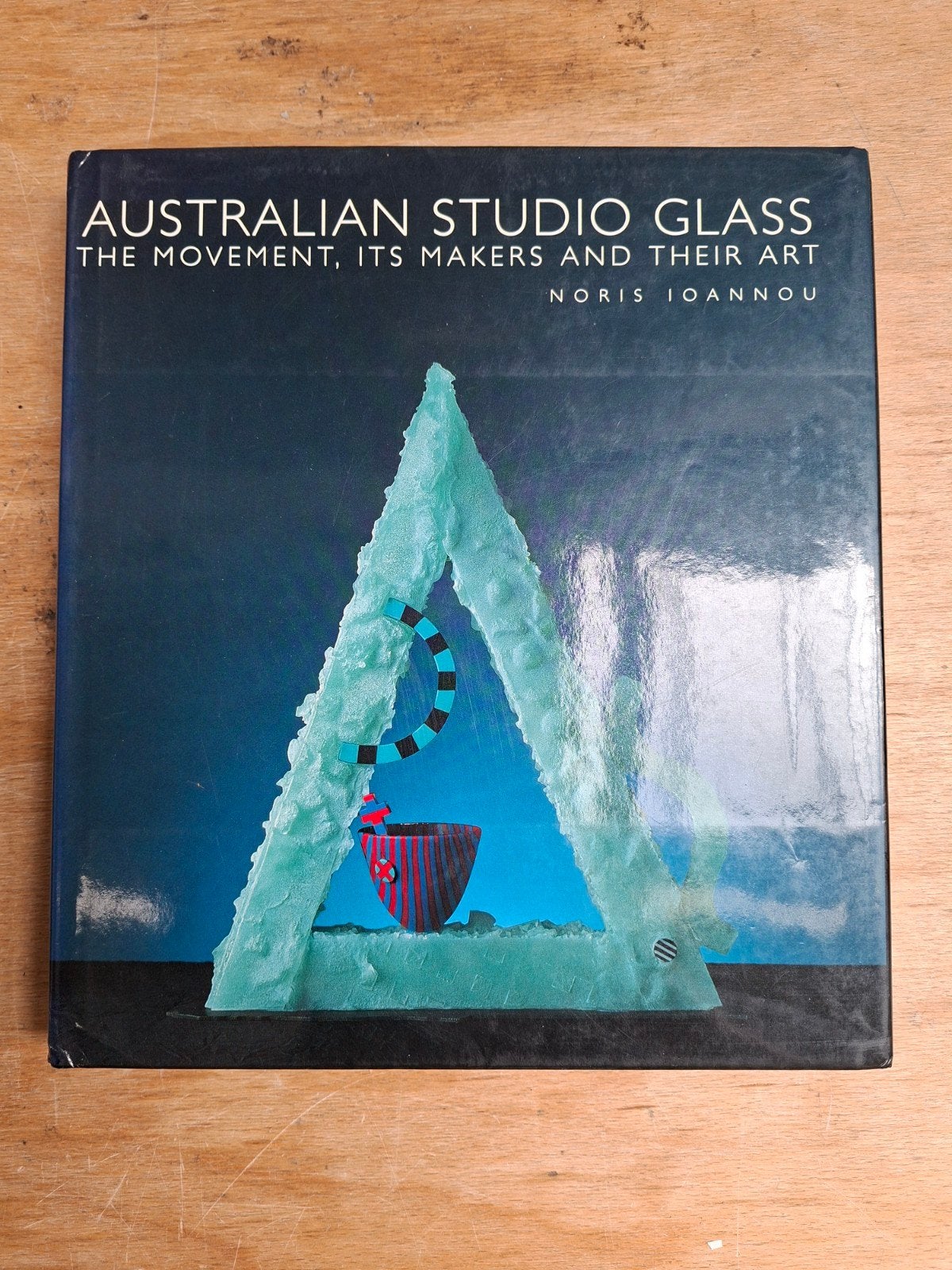 Australian Studio Glass, Ophalen